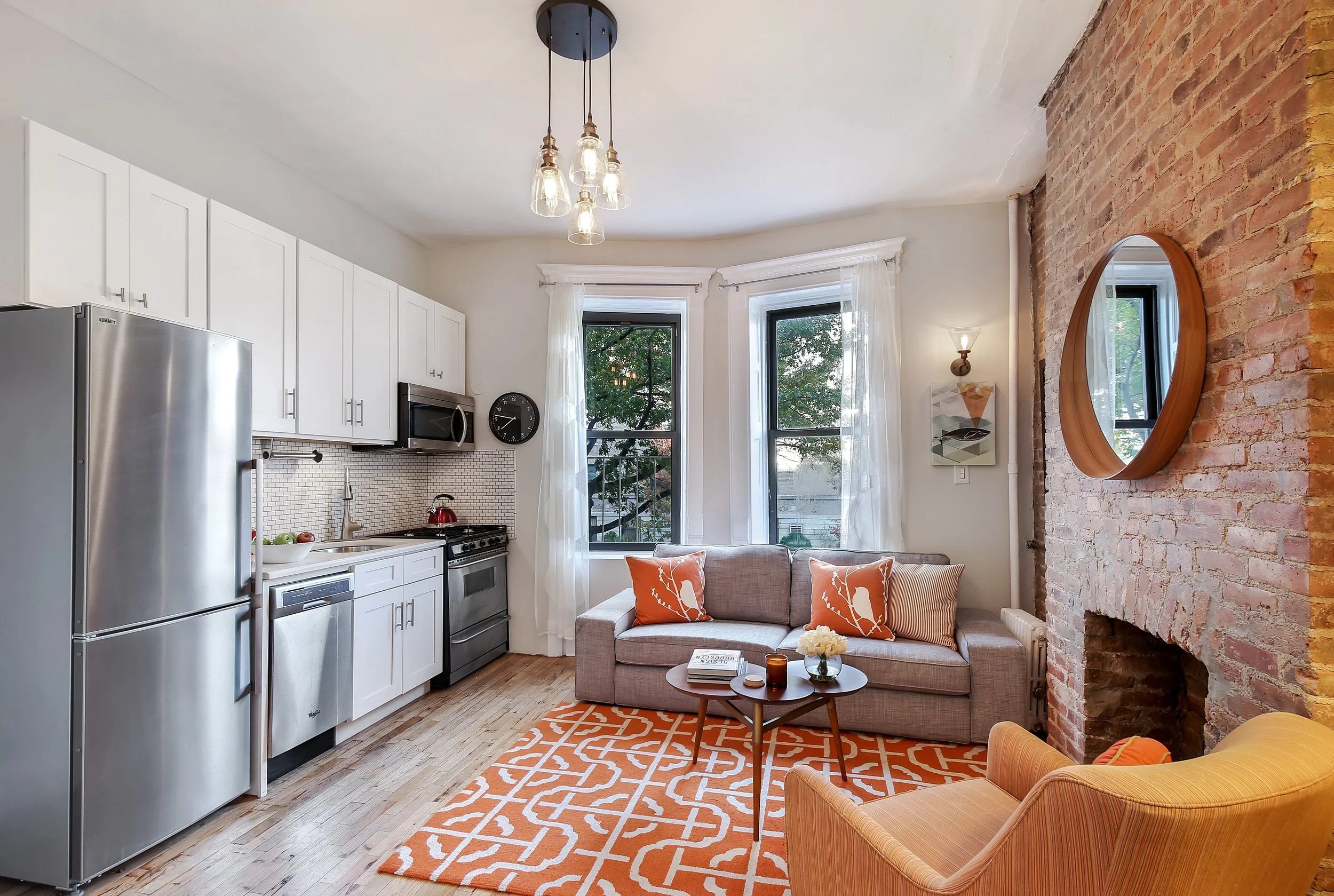 3_675VanderbiltAvenue_1A_165_LivingRoom_HiRes.jpg