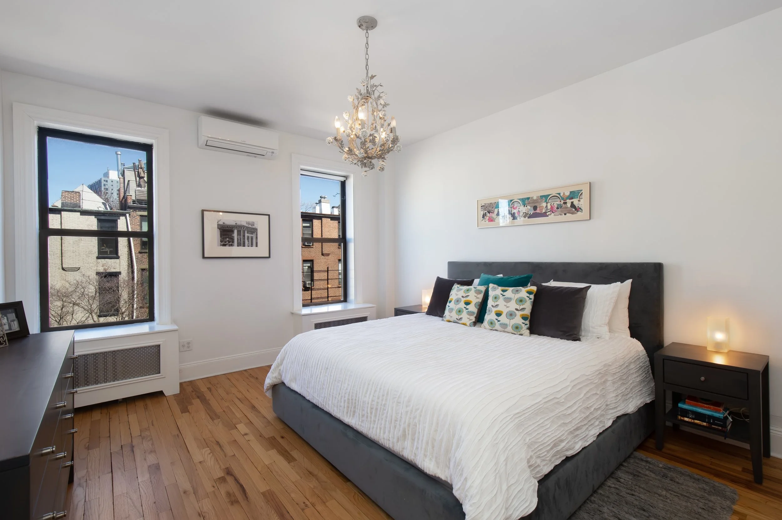 06_59ParkPlace_4_14_MasterBedroom_HiRes.jpg