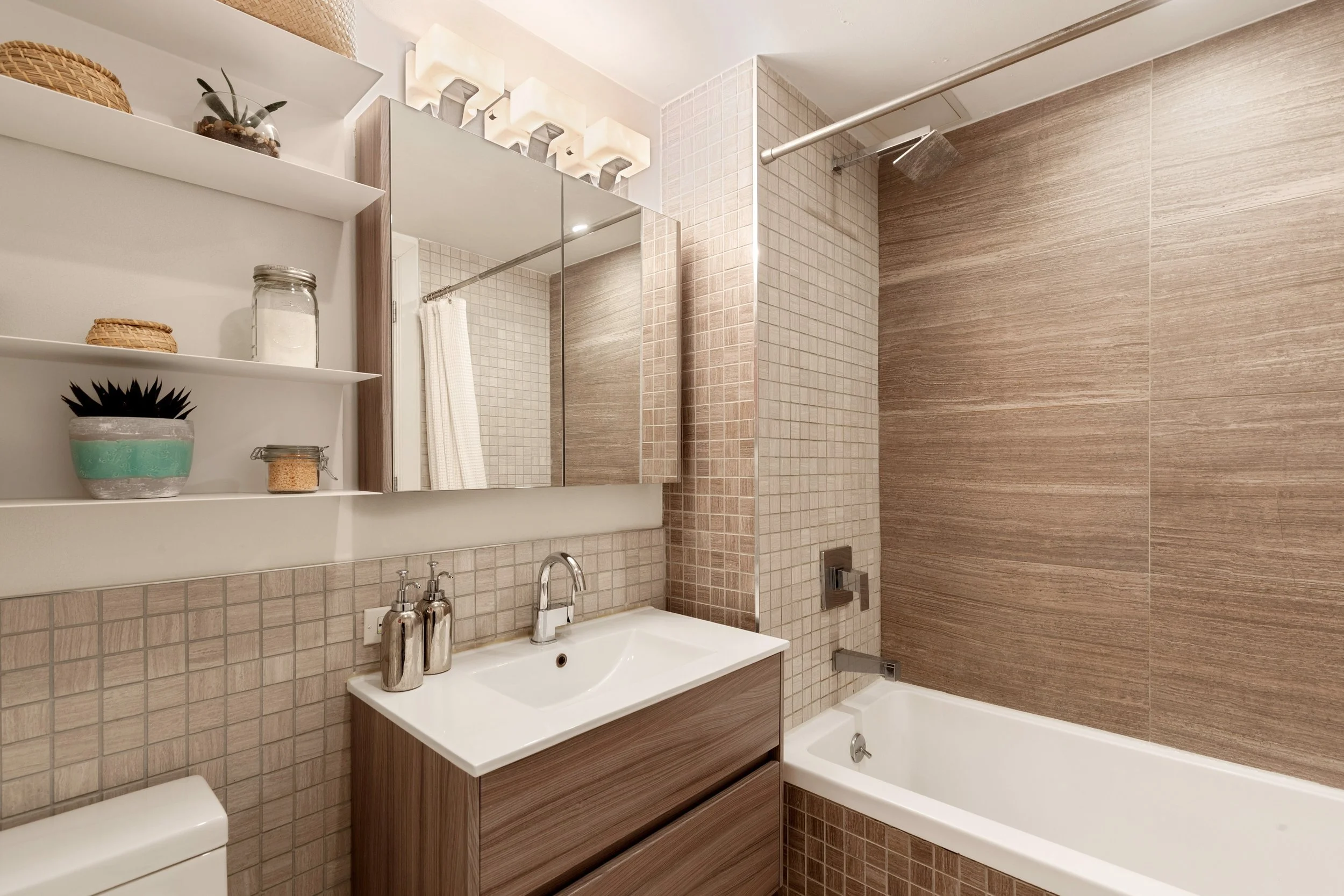 4_954BergenStreet_4D_8_Bathroom_HiRes.jpg