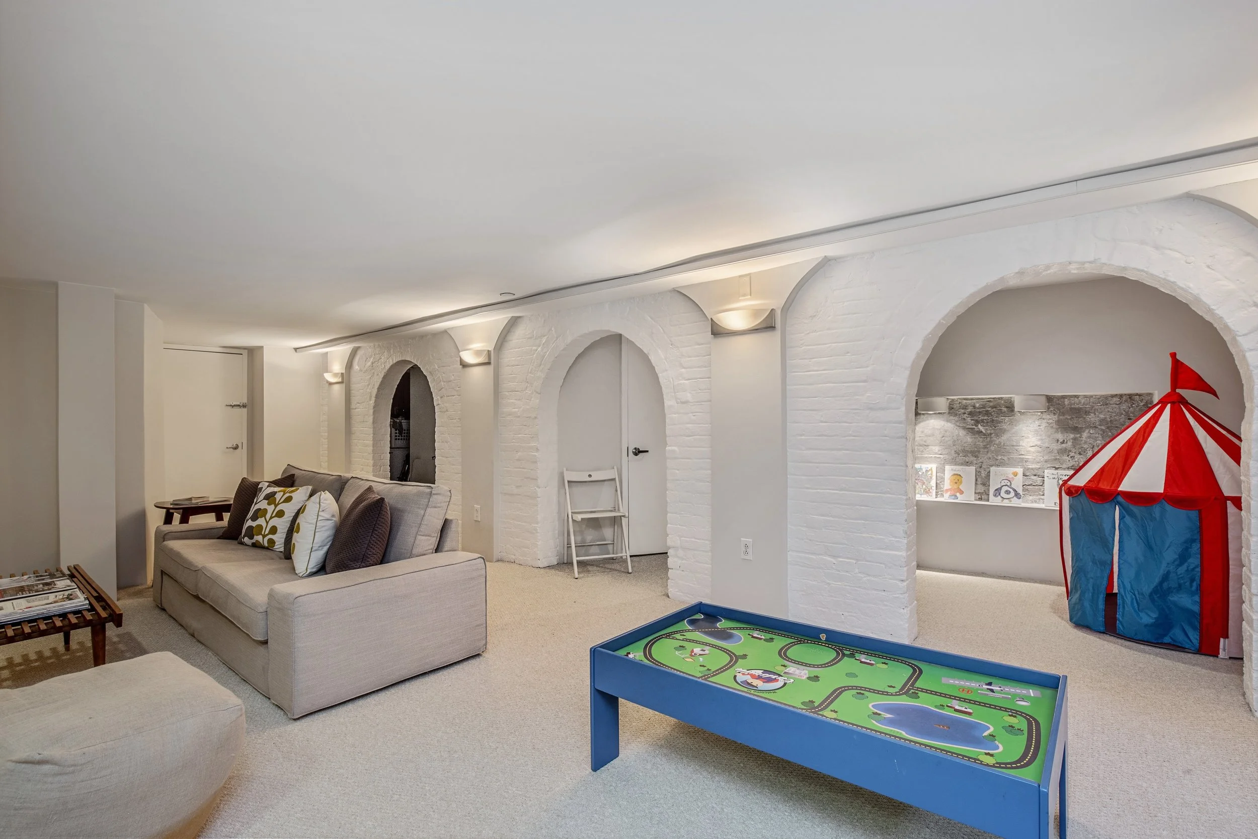 11_283WashingtonAvenue_1_163_LowerLevel_HiRes.jpg