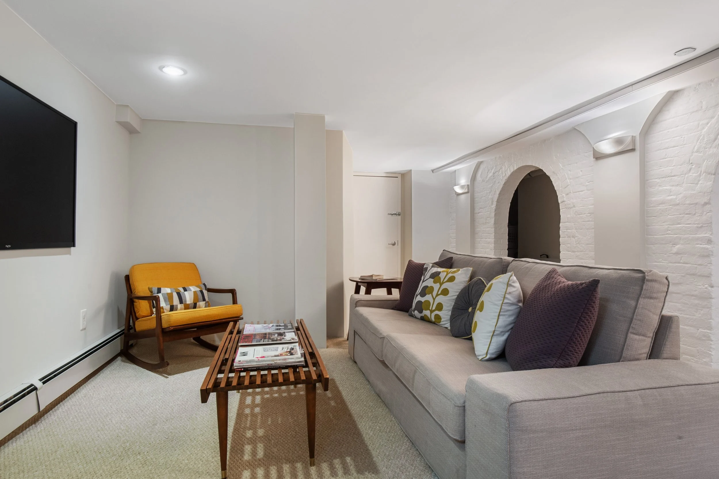 13_283WashingtonAvenue_1_163001_LowerLevel_HiRes.jpg