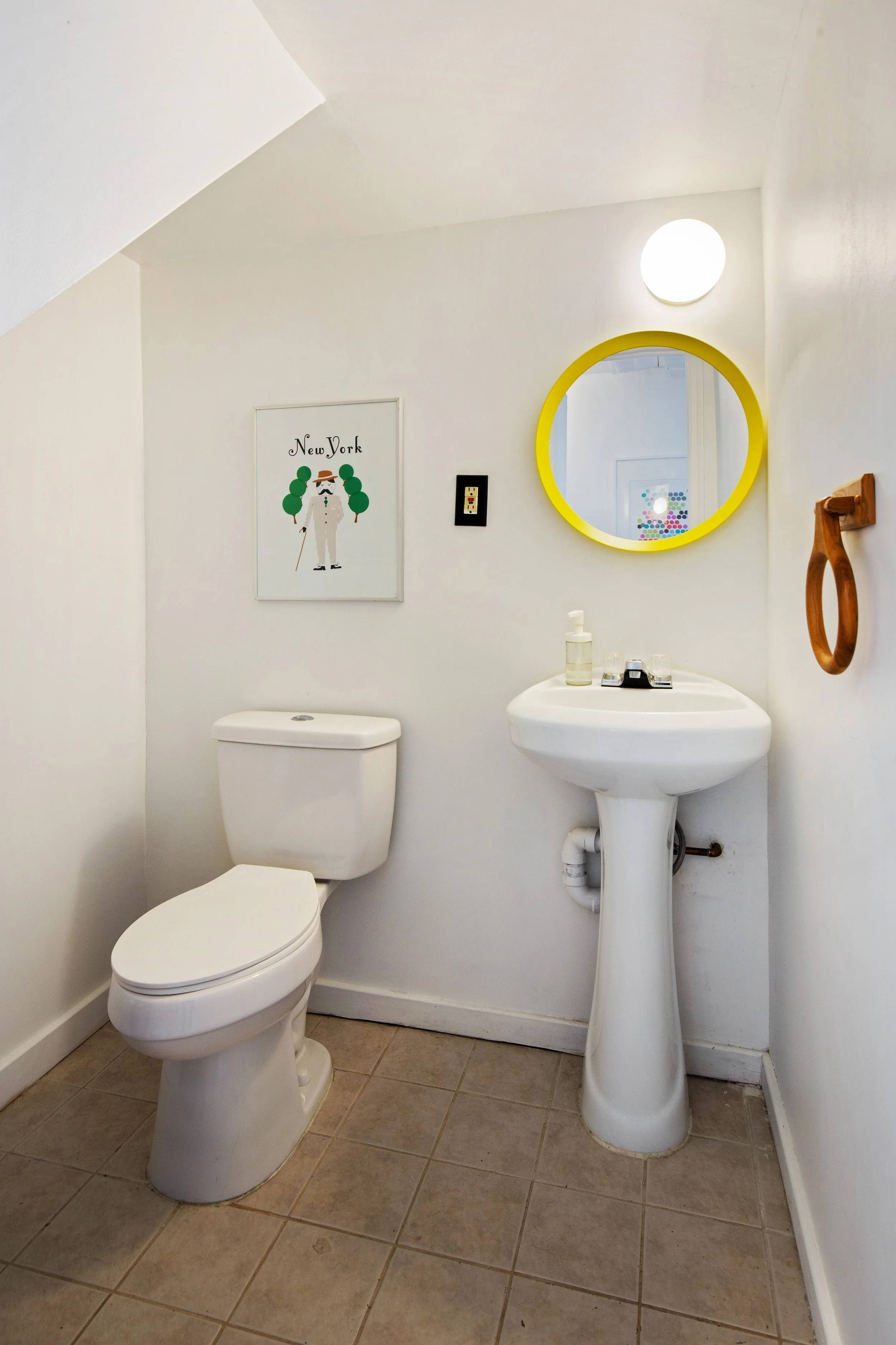 09_712monroestreet_8_Bathroom_HiRes.jpg
