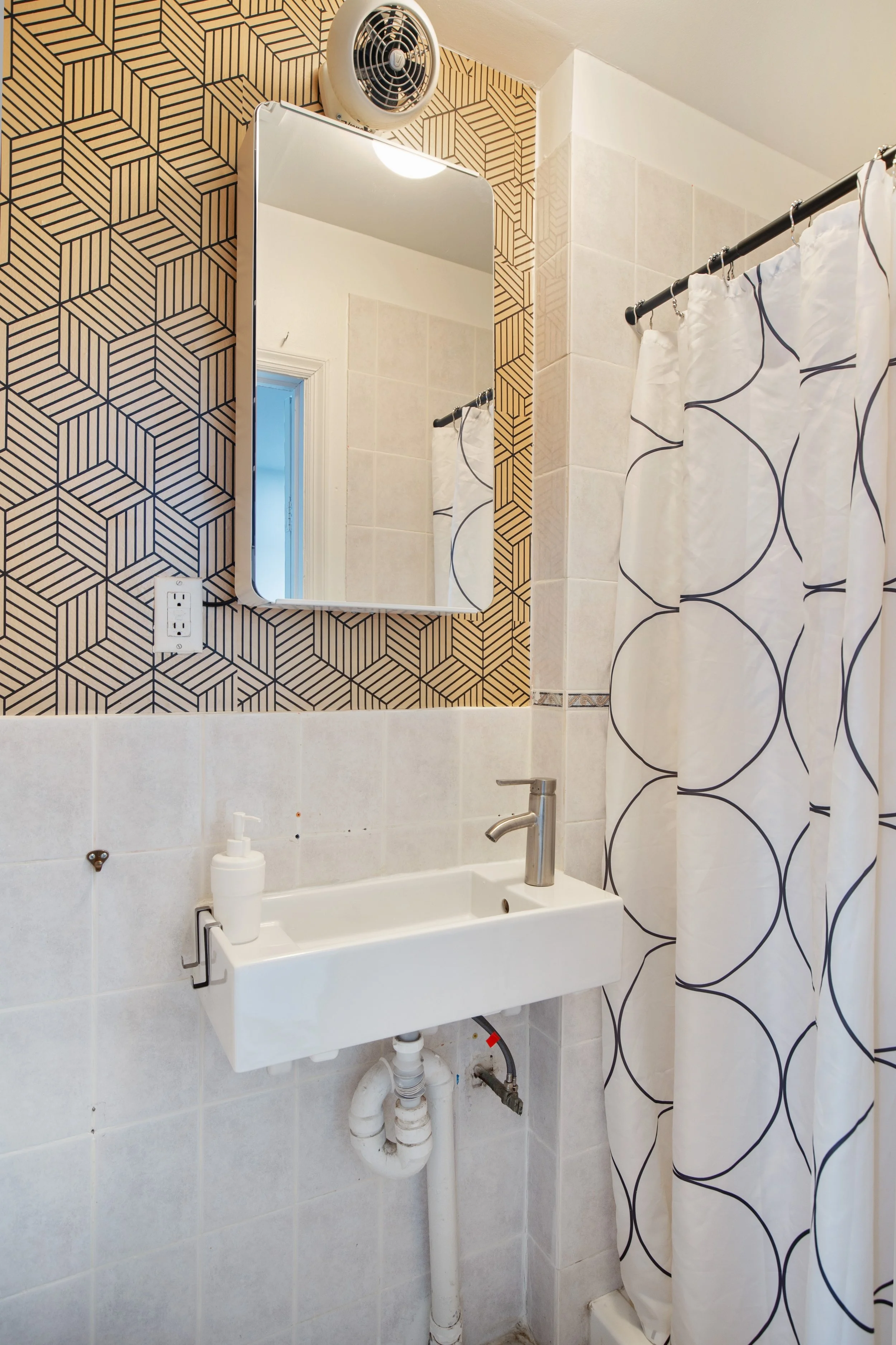10_712monroestreet_323_Bathroom_HiRes.jpg