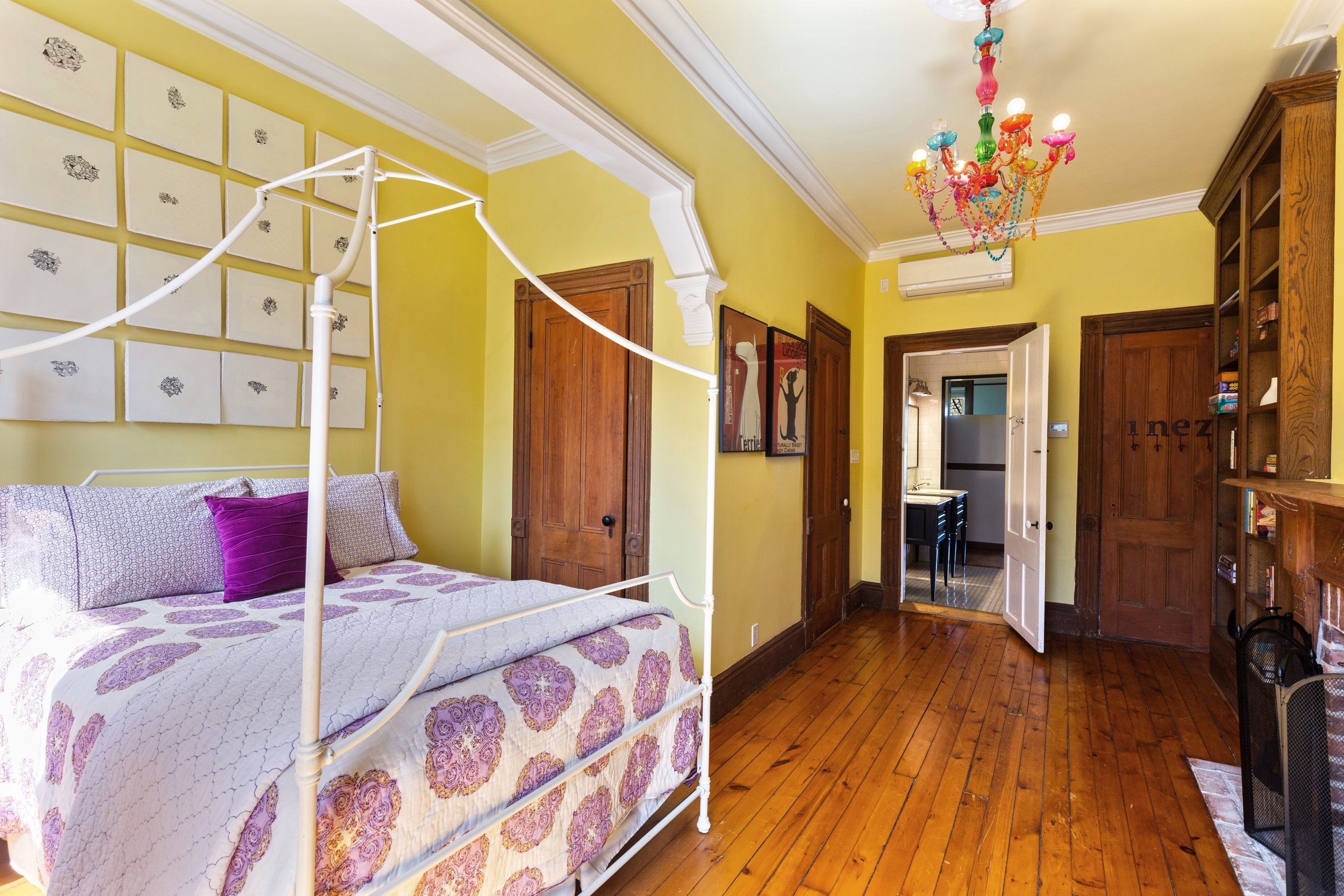 13_151WilloughbyAve_153001_2ndBedroom_HiRes.jpg