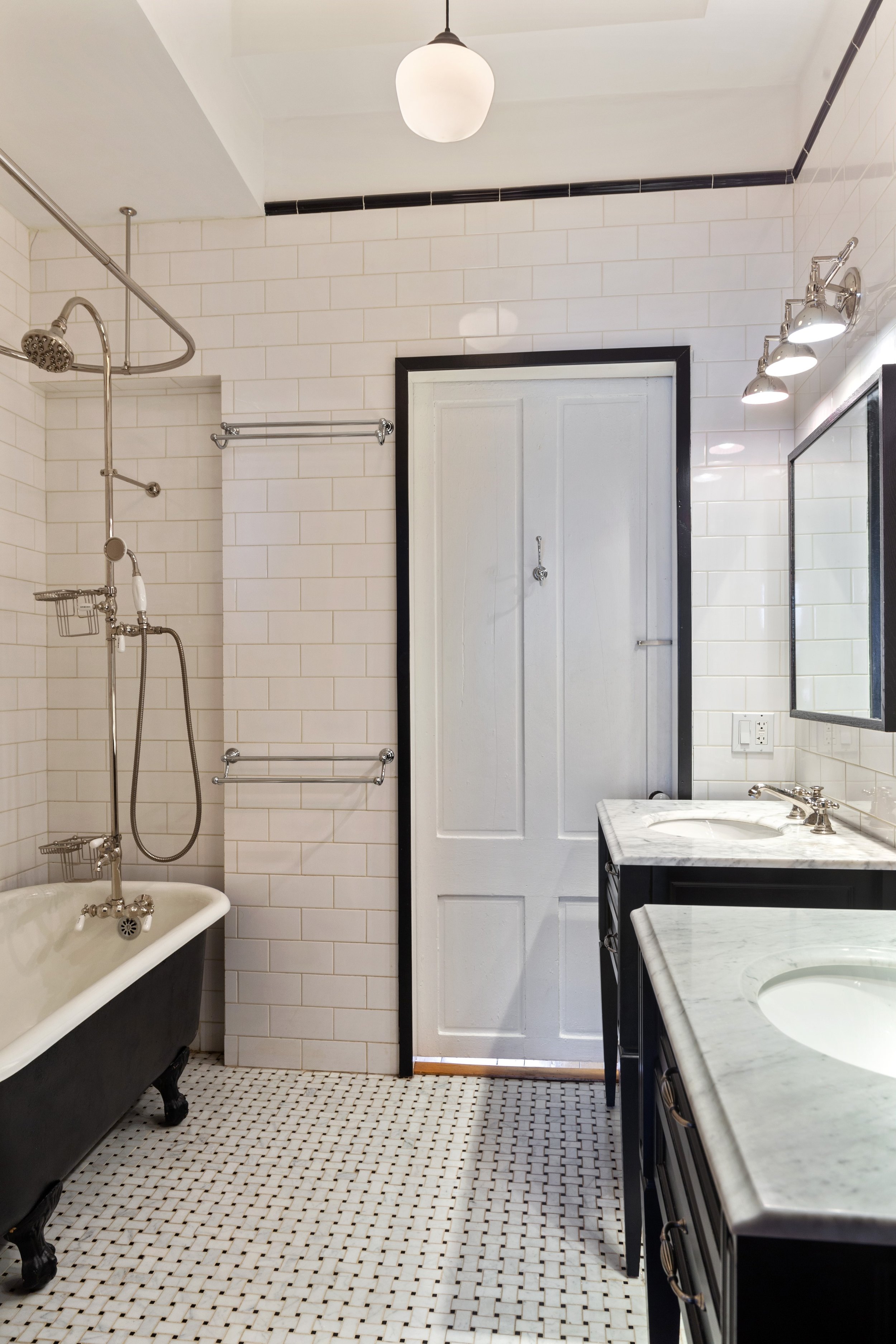 15_151WilloughbyAve_8_Bathroom_HiRes.jpg