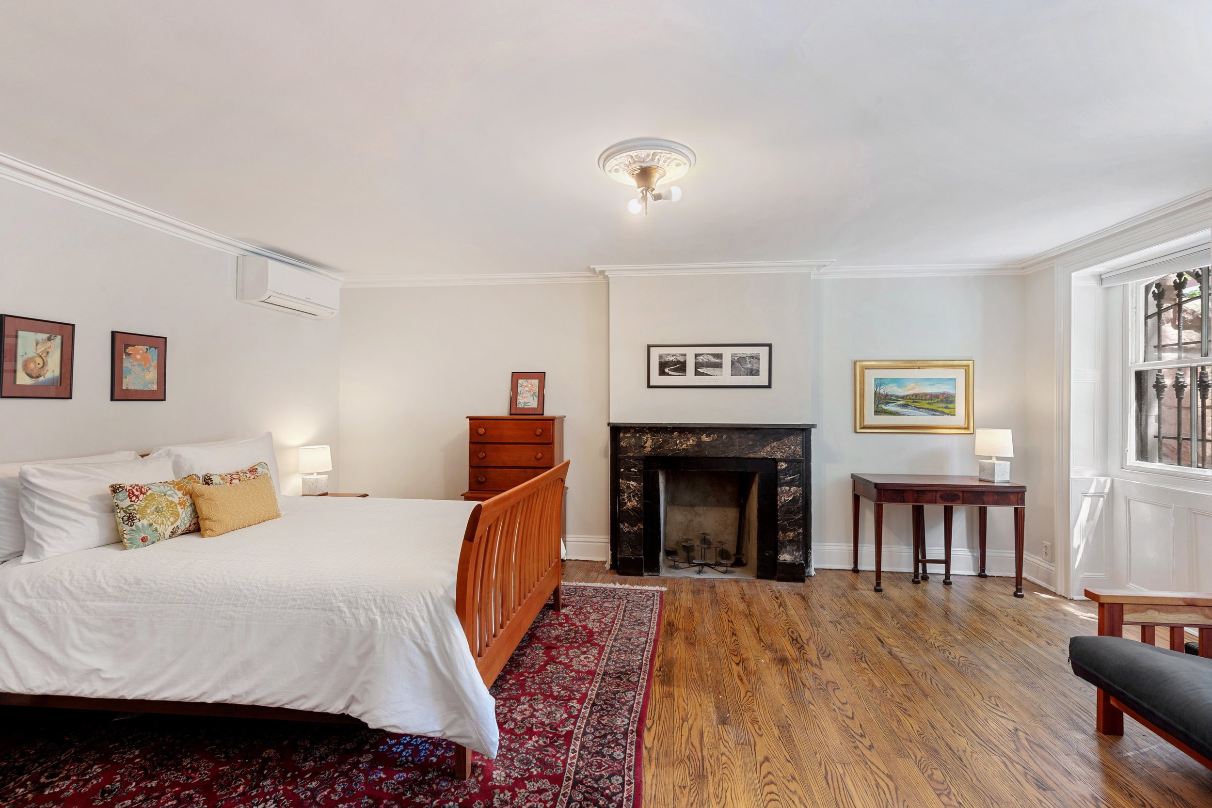 11_135gatesavenue_18_Bedroom_HiRes.jpg