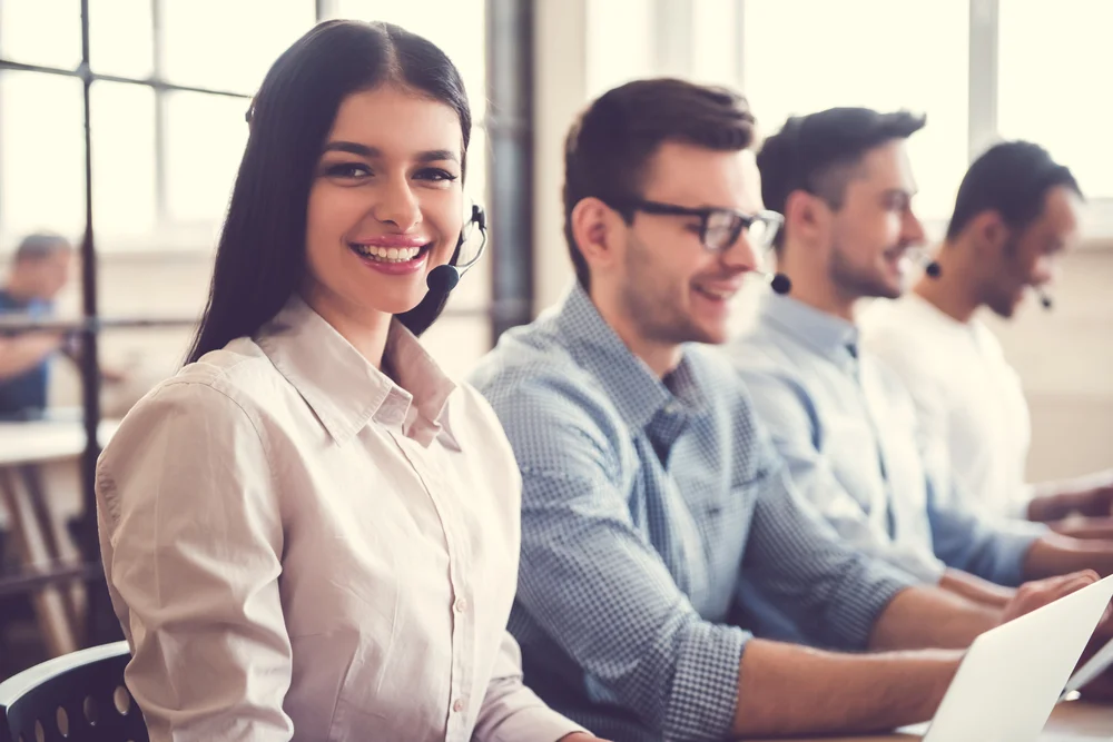 Top 5 Customer Service Traits to Hire For at a Moving Company — MoveHQ