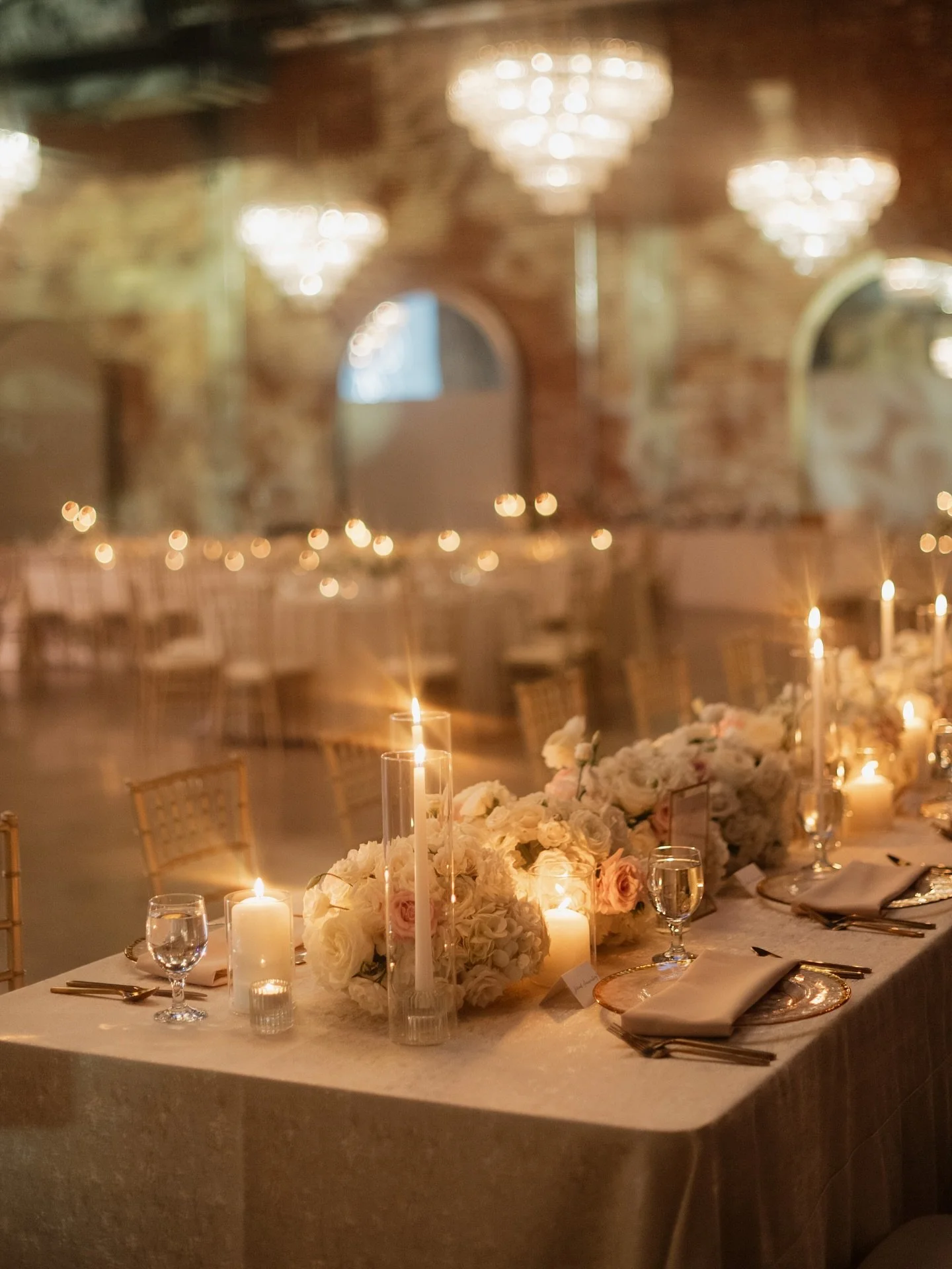 The reception that felt like a dream 💭 ✨

From clouds of florals to romantic candle light under stunning chandeliers, this reception was truly what dreams are made of! 

&bull;
&bull;
#wedding #weddings #weddingplanner #weddingvendor #charlotteweddi