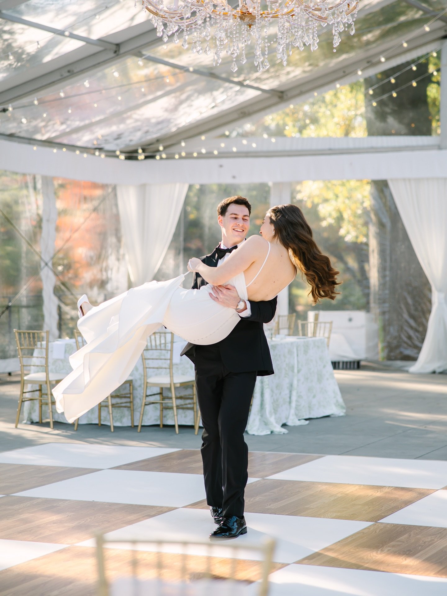 From practicing your first dance to savoring a private last dance 🤍

There&rsquo;s something really special about ending your wedding day with just the two of you; no crowd, no pressure, just a quiet moment to soak it all in together. A private last