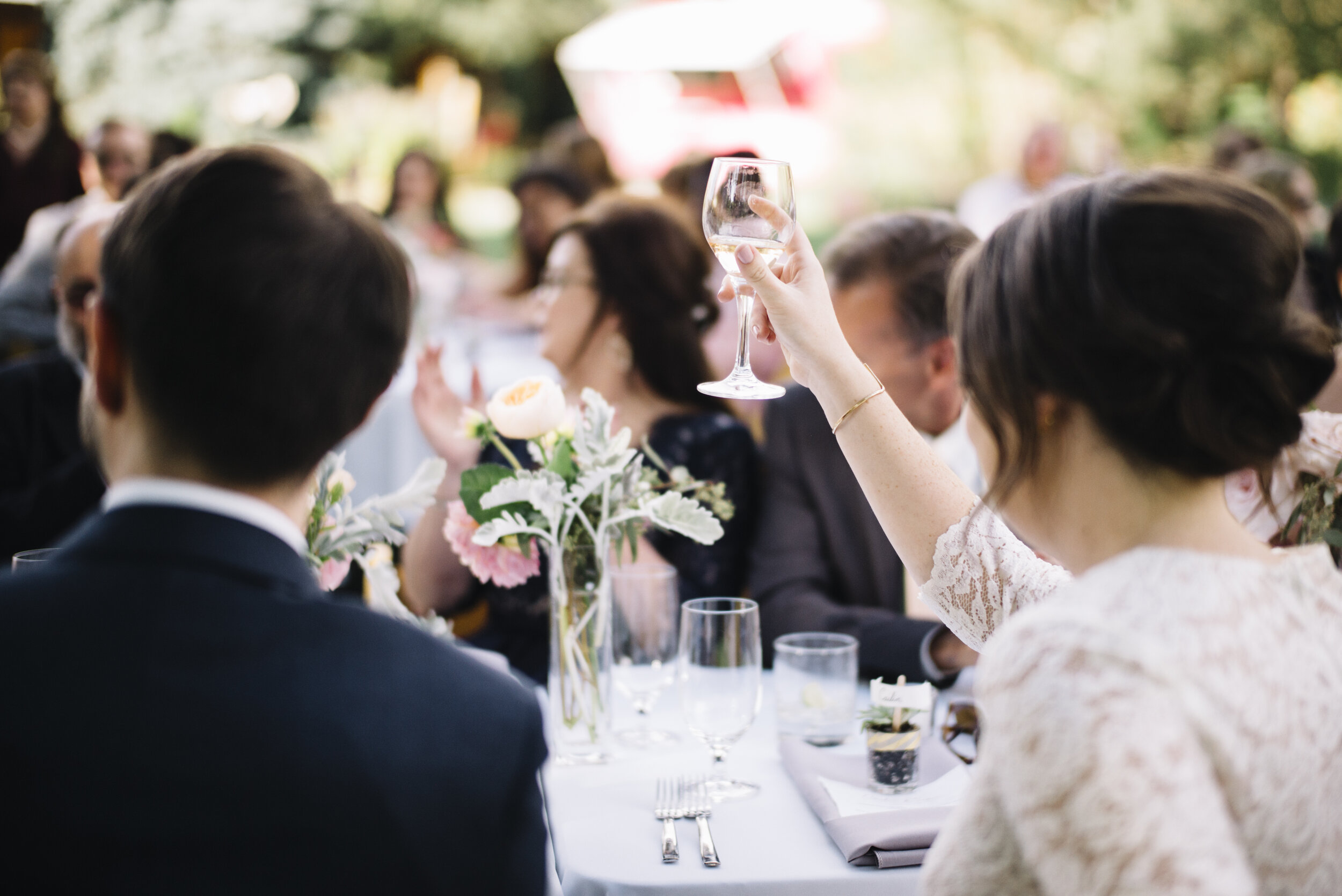 Your Complete Guide for How to Write a Wedding Speech