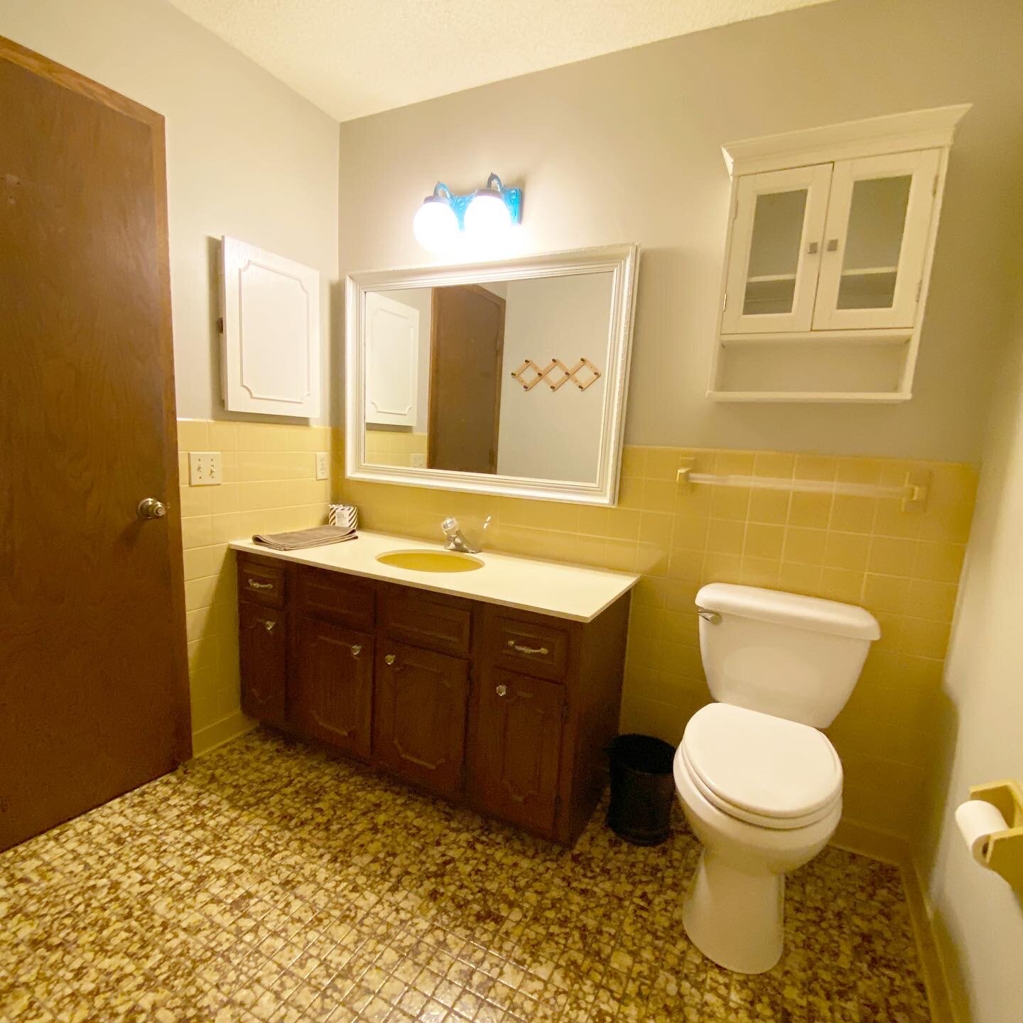 Yellow and brown bathroom
