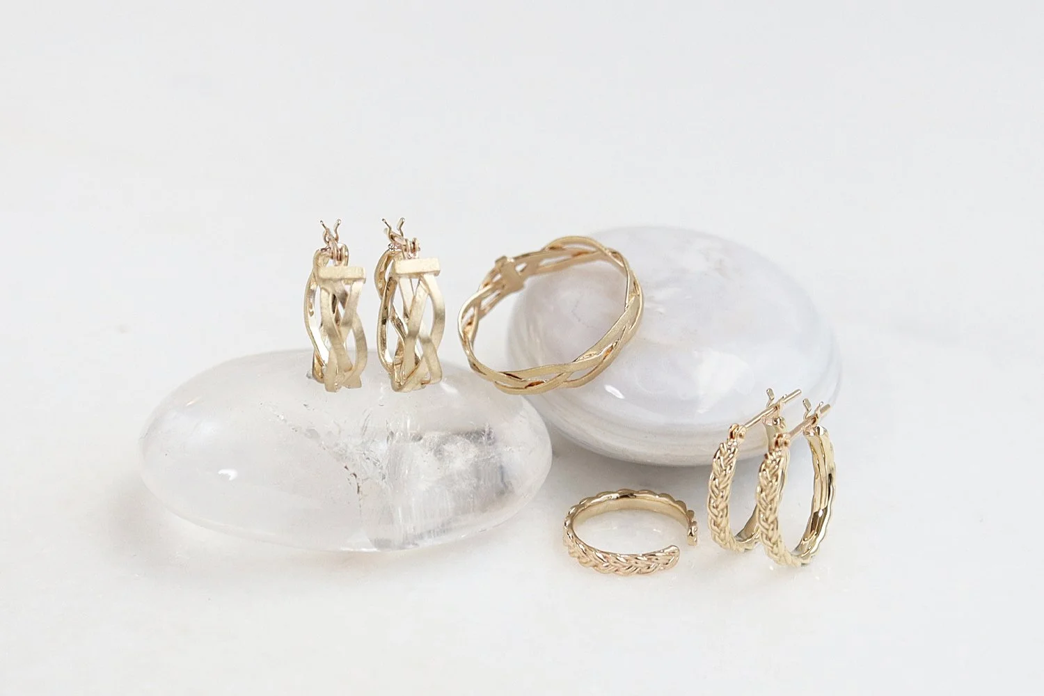 anapnoe アナプノエ Heritage ピアス anapnoe