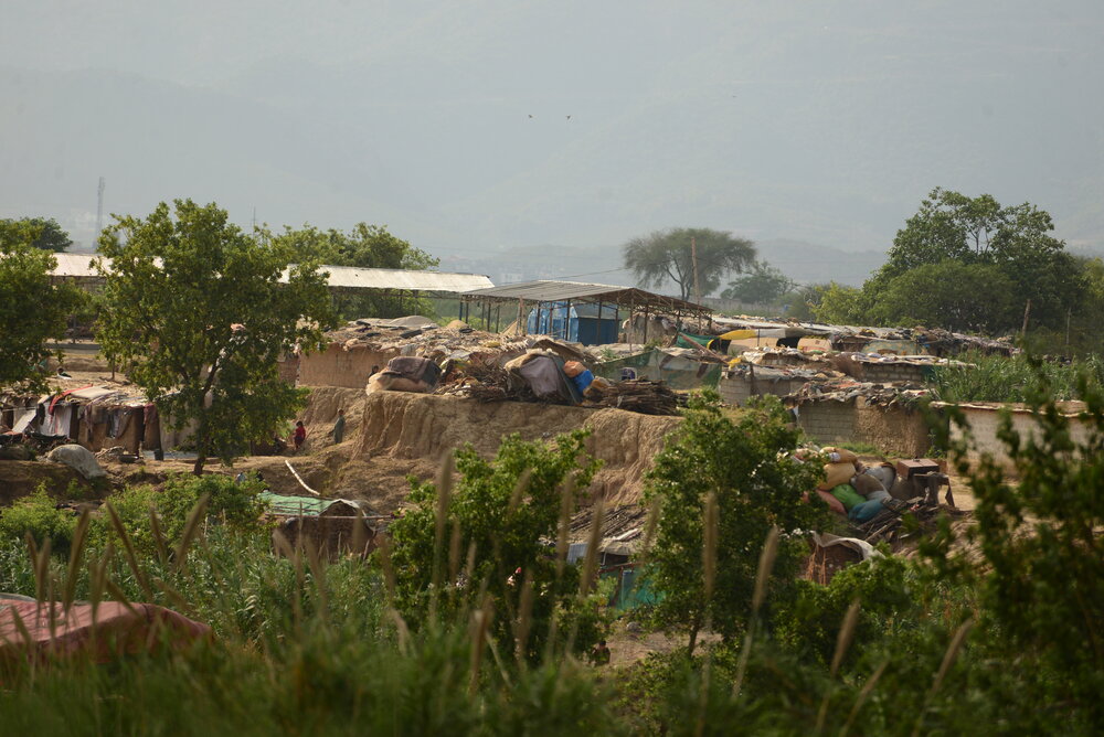 View of a “ katchi abadi ,” or slum settlement. Click photo to enlarge.