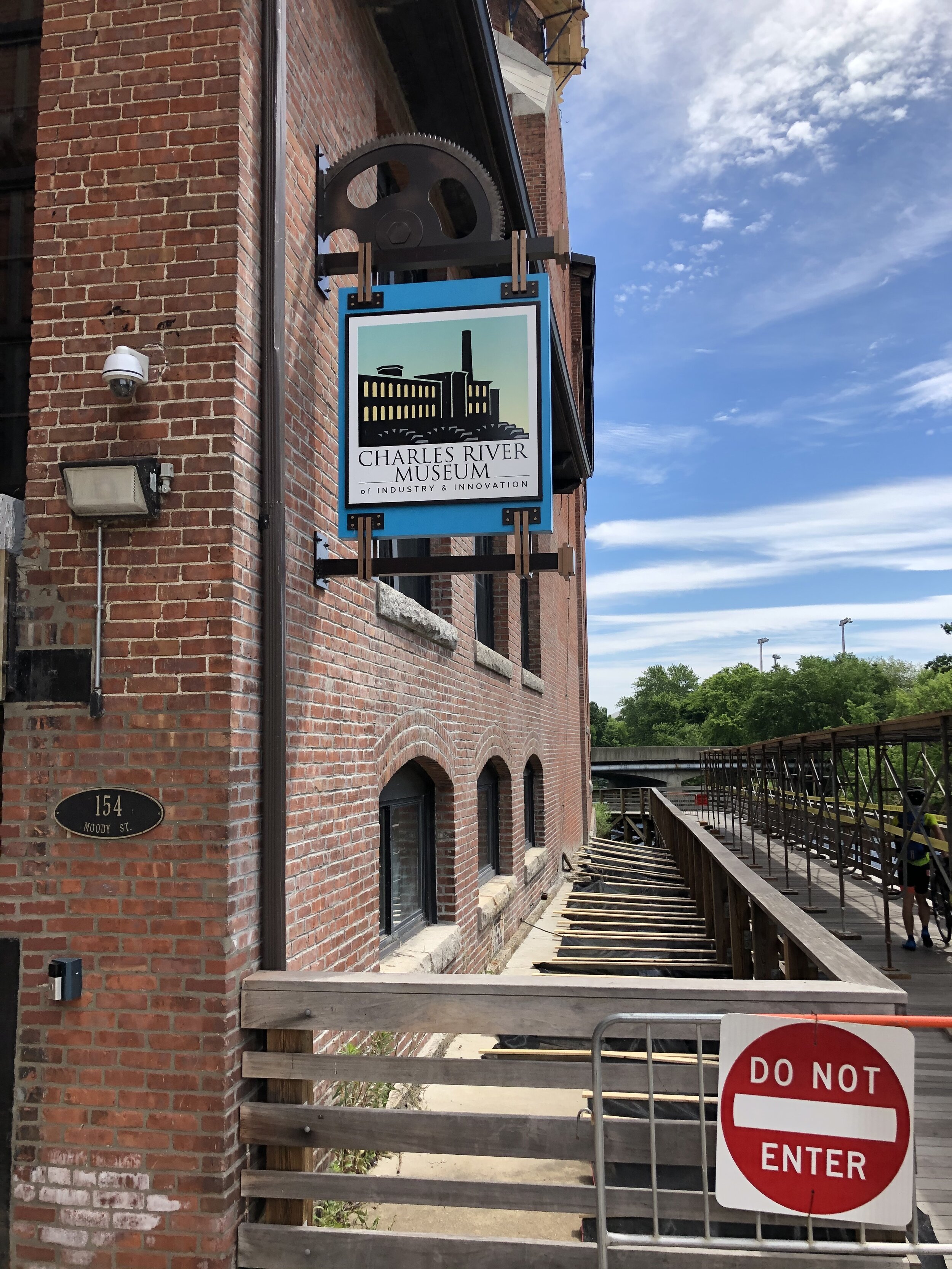  Beginning the Charles River Path just west of the urban areas 