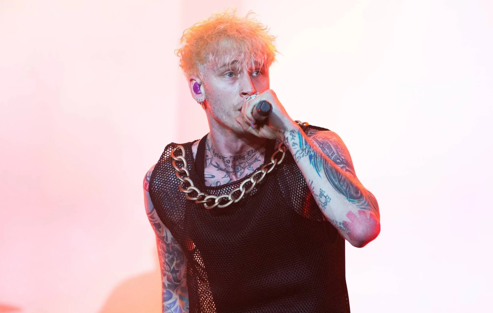 MGK and Willow team up for new single, 'emo girl' — The Hofstra Chronicle