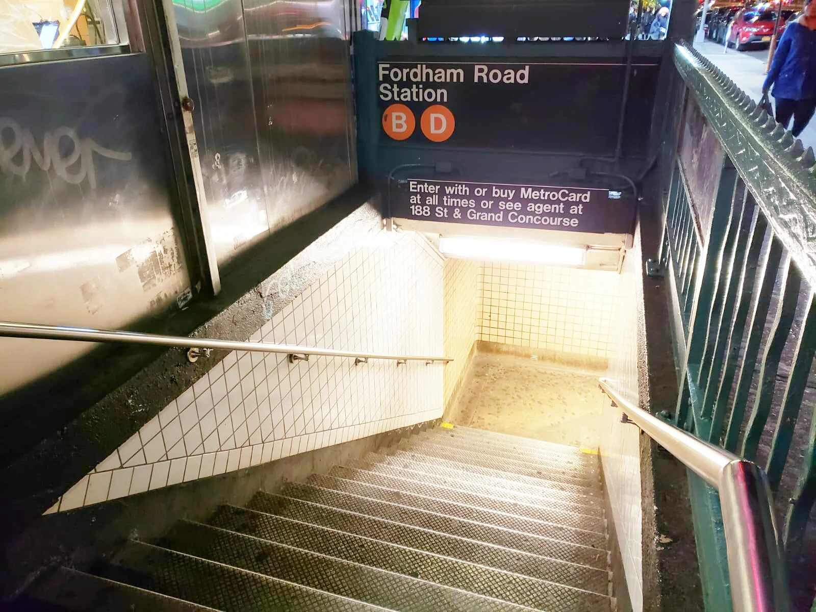 Fordham Road D train subway station where a man was attacked with a hammer and an 11-year-old boy was robbed his phone. The D train also stops at Bedford Park Boulevard, which is connected to Lehman. Both incidents were reported by NBC News Channel 4. Photo by Perla Tolentino.