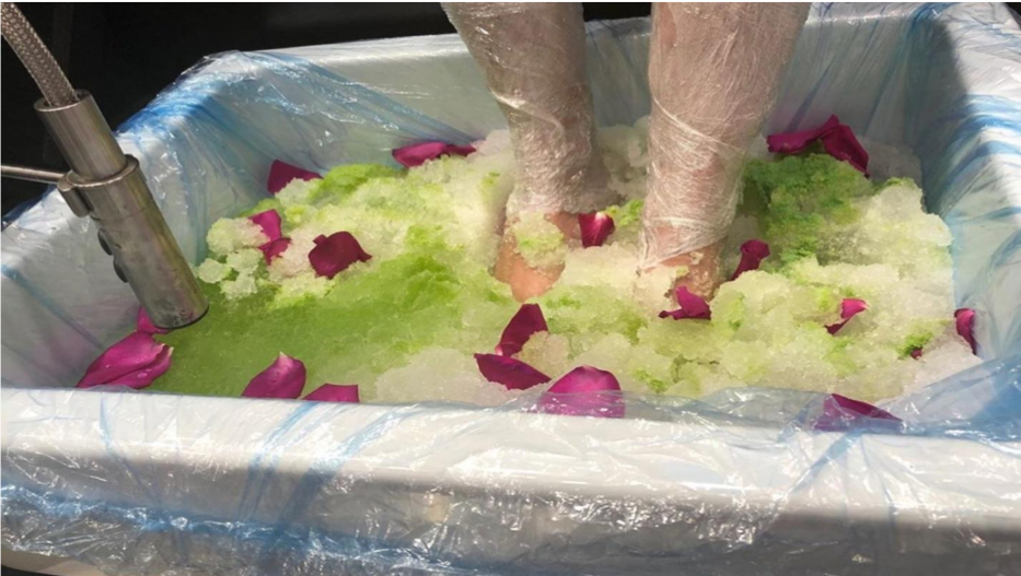  The high-quality gel used in the spa-pedicure sessions. Employees use special plastic bags to cover the feet-tub and dispose it after every customer, for a more hygienic and safe experience.  (Photo Credit: Nail Drip NYC)  