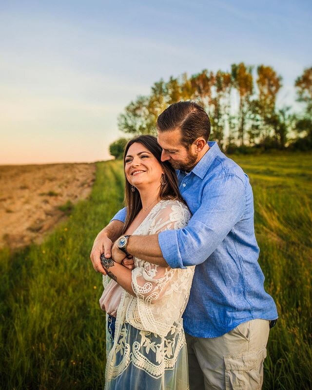 Always such a fun family to have a session with 🥰.
Last night had the perfect golden hour warmth too! 
I can&rsquo;t wait too see how the rest of the summers colors come alive through the summer months ❤️.