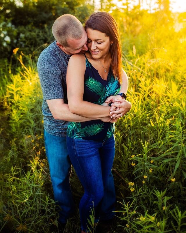Summer engagement sessions are probably my favorite.....as long as the bugs are not to bad 😂, but even then I&rsquo;m still in love with the warmth of the sun and the way it wraps it&rsquo;s self the couple 😍.