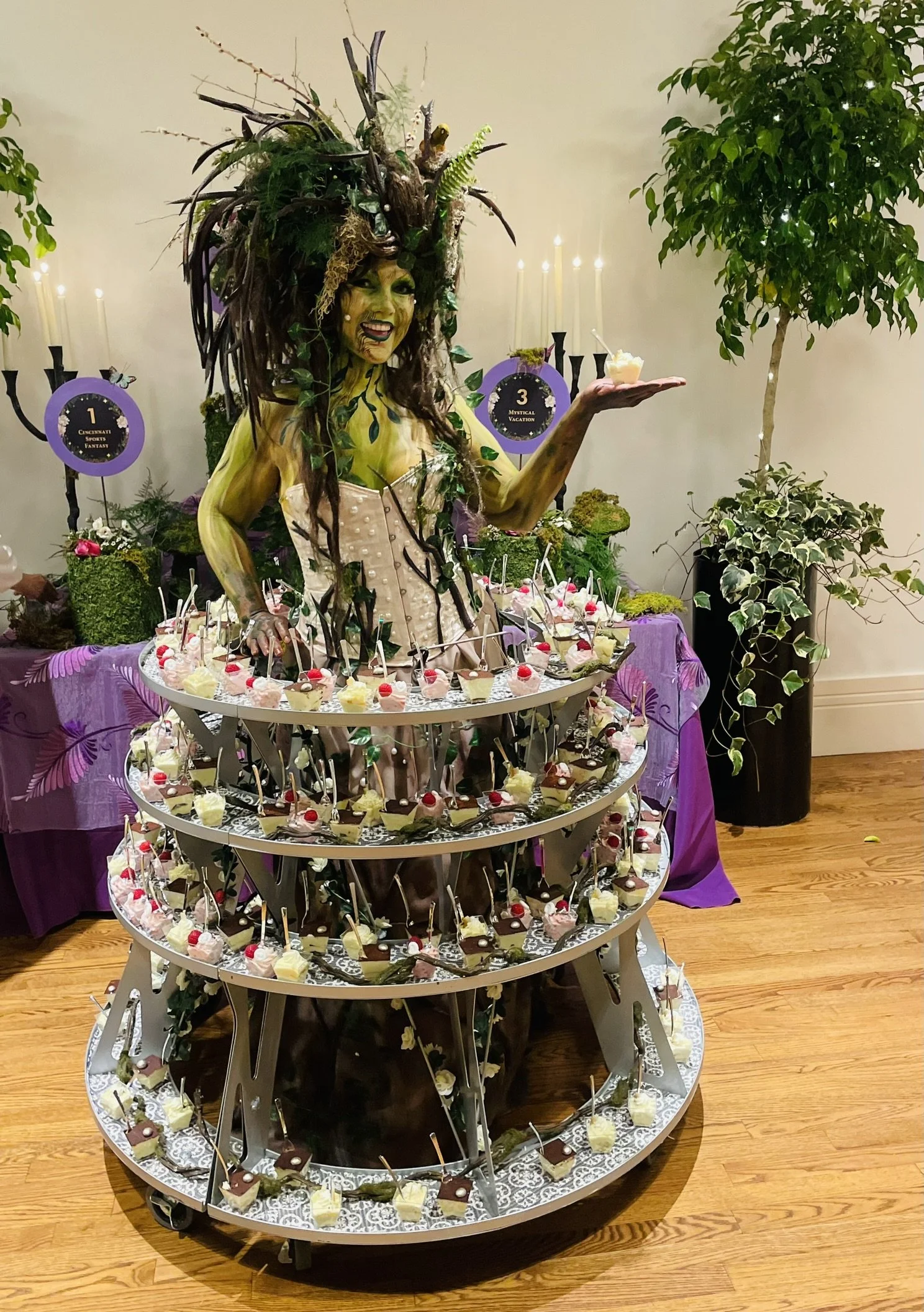 Strolling champagne Secret Garden