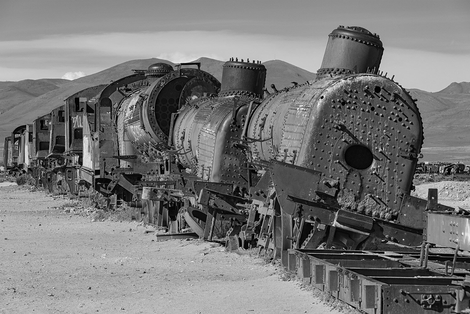 Train graveyard sm 03a.jpg