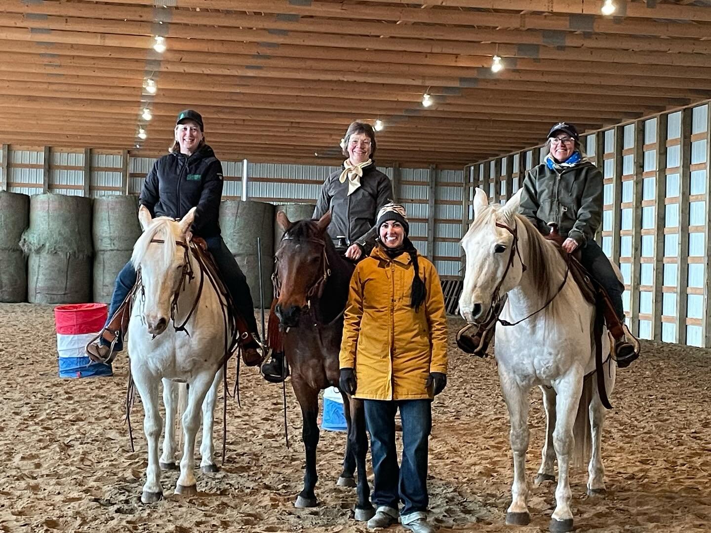 A HUGE highlight this week was taking a @jillebarron clinic this week with two amazing equestrian friends! We first started doing this as young teenagers!🤠#whatiamthinkingabout #ranchhorse #itsbeenawhile #ranchlife #stillridingthetallesthorse