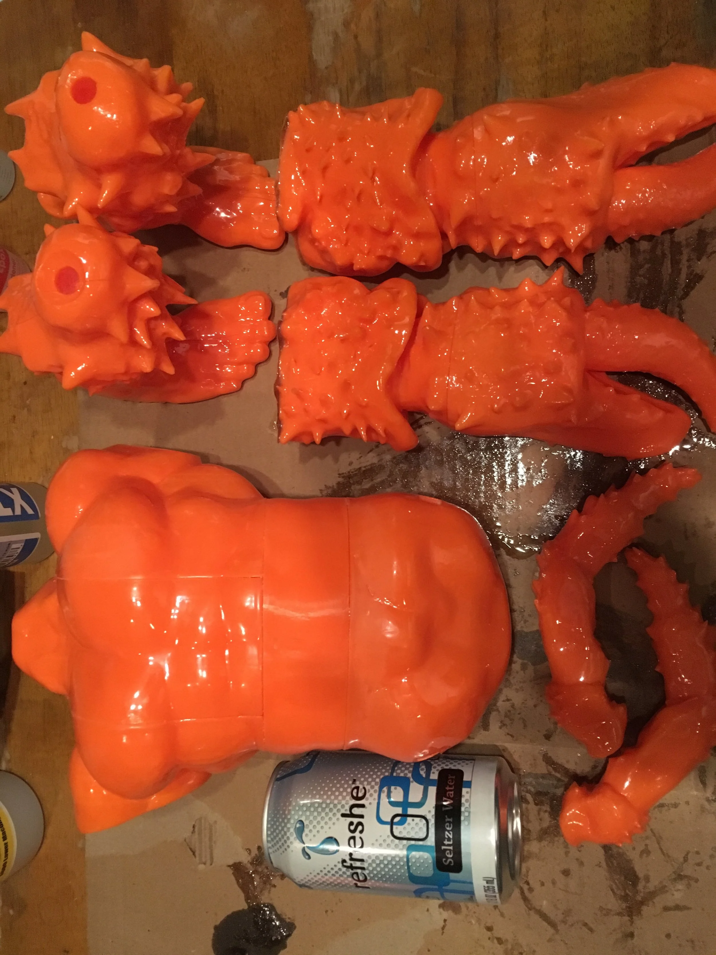 Can of Safeway Refreshe for scale.