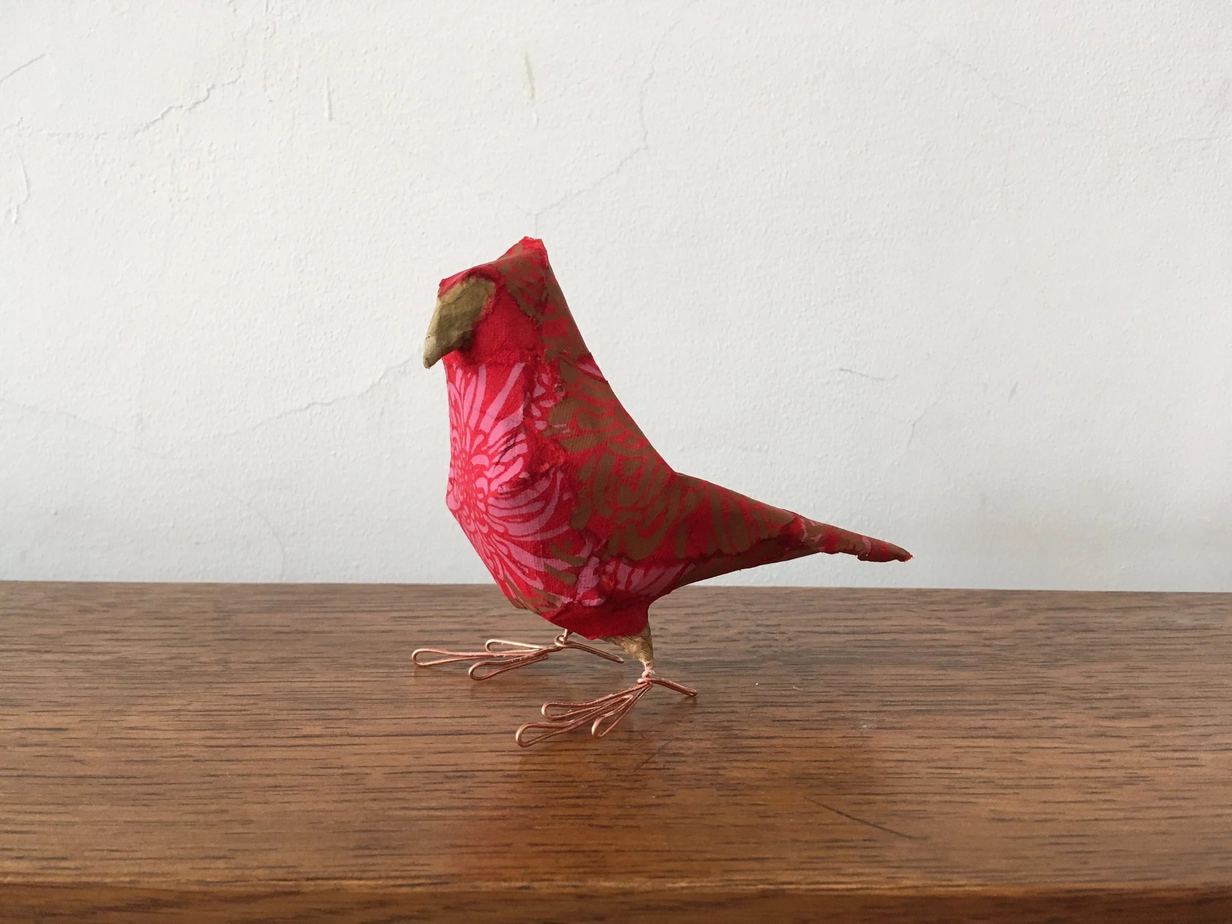 Red chrysanthemum tsutsumi bird (2018)