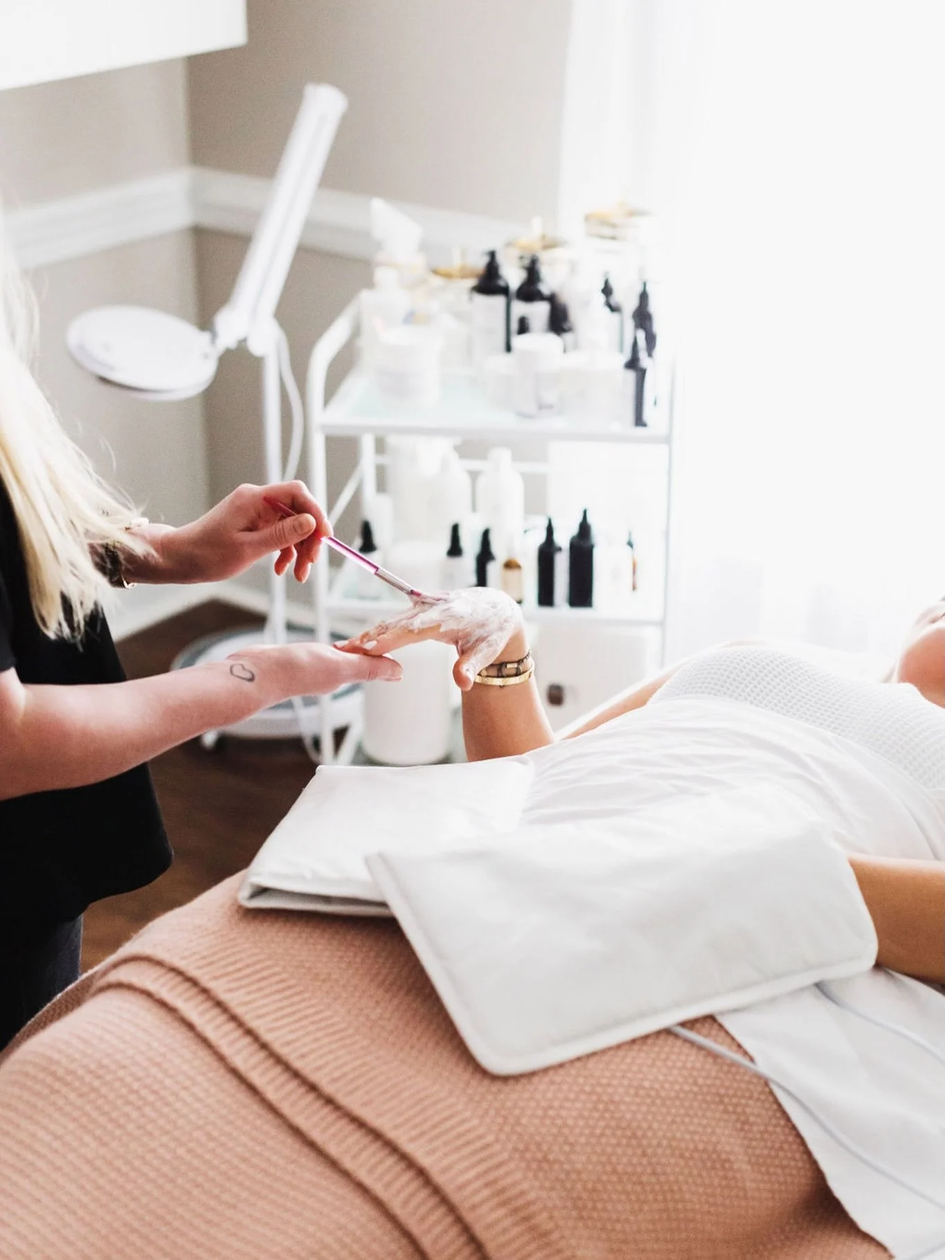 This one is for your skin AND your nervous system. 💛 The Renewal Ritual is our April featured special (April 6 &ndash; May 4) &mdash; a restorative collagen facial that works from the inside out. Ultrasonic exfoliation, oxygen infusion, micro-curren