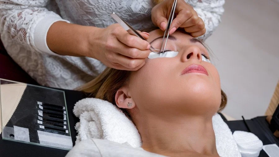 Hybrid Eyelash Extensions