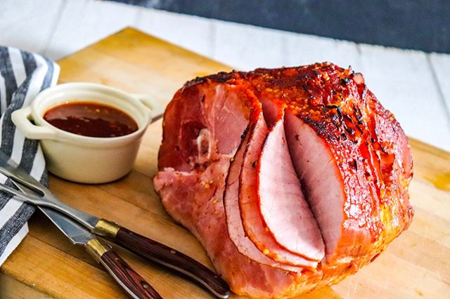 Looking for some hammy inspiration? Check out this recipe I created for @americanlifestylemag for Sweet Chili Garlic Ham. Goodbye boring honey baked ham (and all those pineapples) and say hello to this sweet and spicy show stopper! You can make a sem