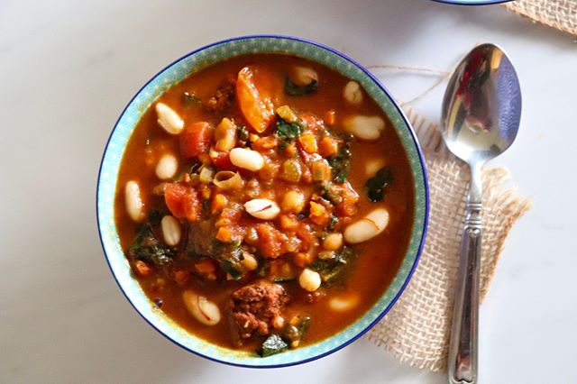More soup🥣!!! This time we have a Spanish-style Minestrone. Saffron and smoky pimenton are simmered with the traditional goods (+longaniza sausage) and deglazed with a wee bit o sherry. Super, excuse me, Souper satisfying. 😋⁠
#spanishflavors #soup 
