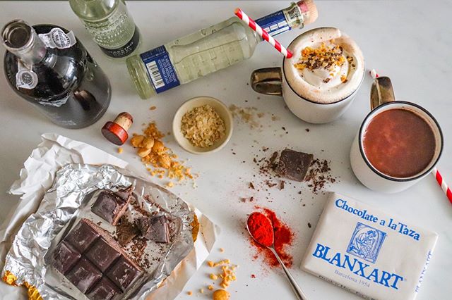 Hot Chocolate dance 💃. It's cold, it's the weekend, it's the holiday season...treat your self to a loaded hot chocolate...OR better yet, party on with friends by creating this Hot Chocolate Bar. @culinary_collective has all the details. +booze or -b