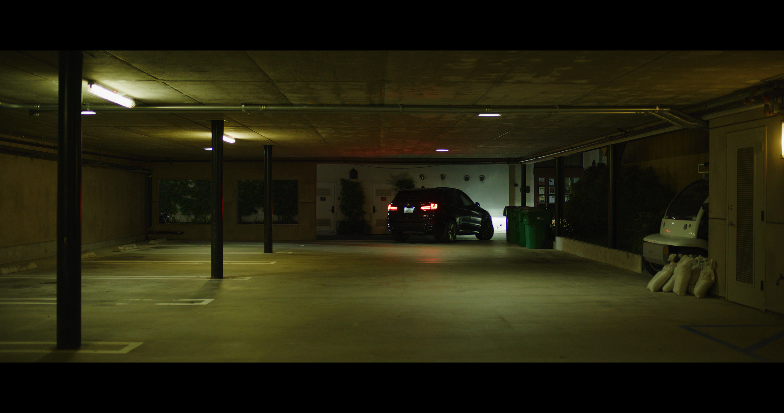 A002_C019_1007D8_001.R3D.23_14_53_10.Still001_2.png