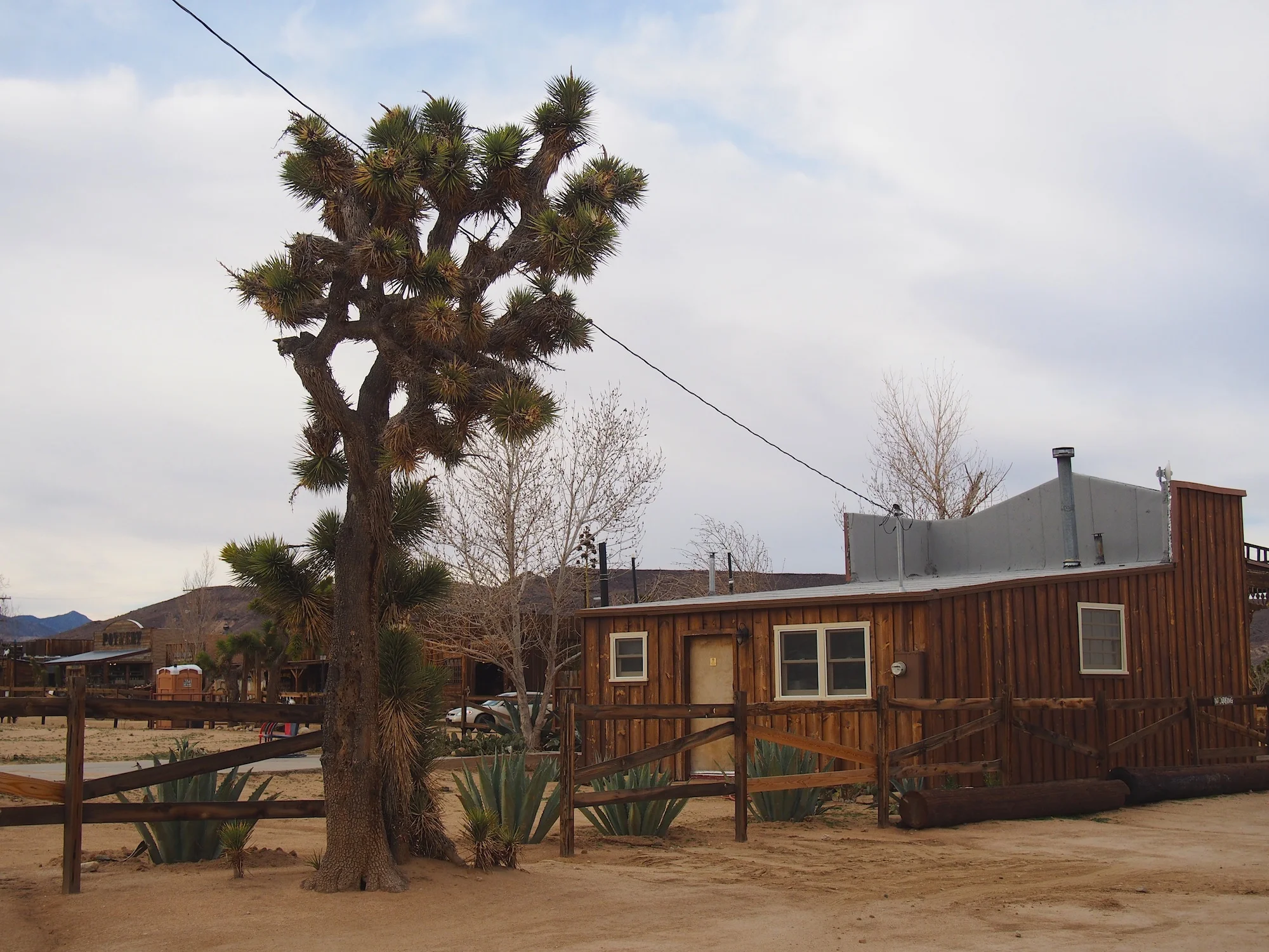 pioneertown02.jpg
