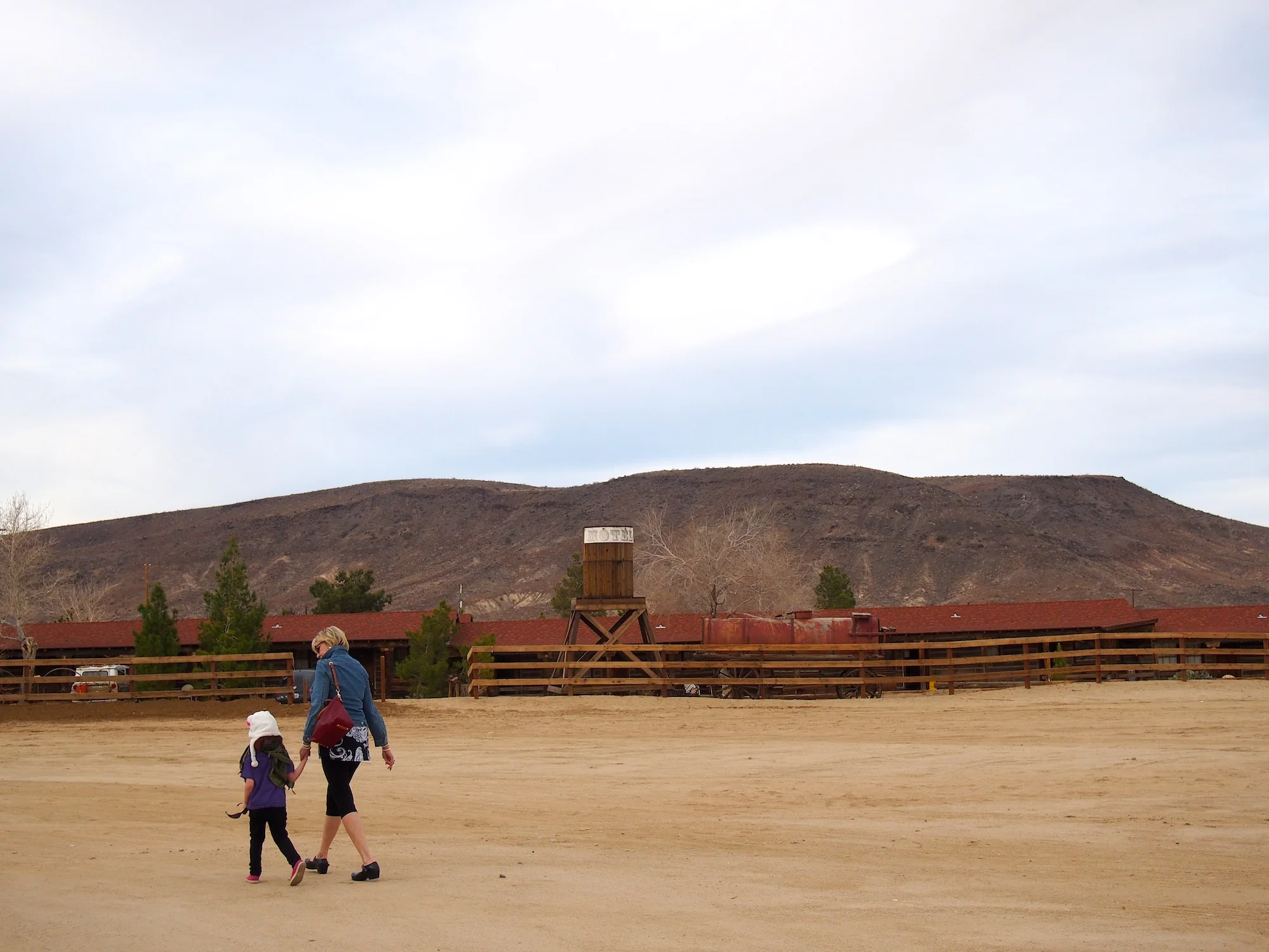 pioneertown03.jpg