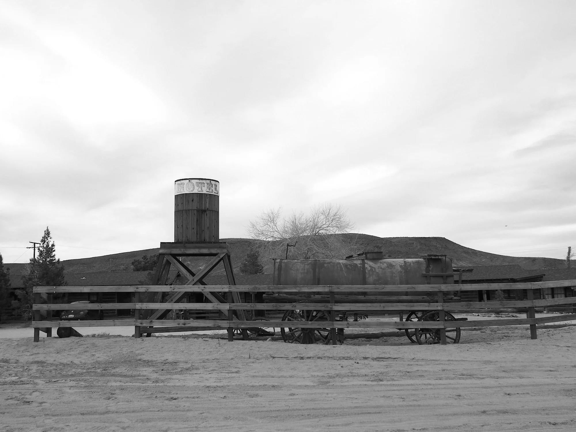 pioneertown04bw.jpg