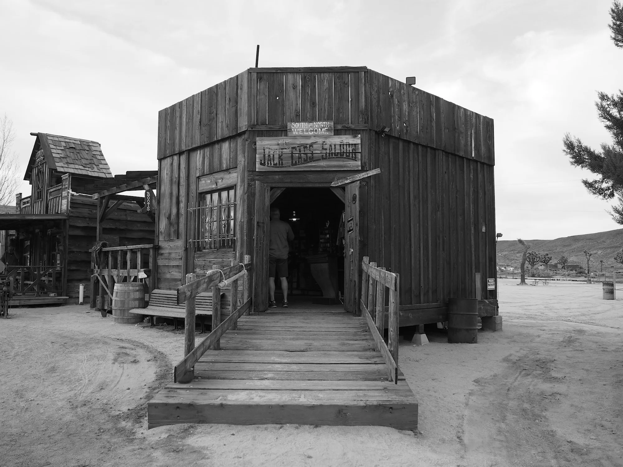 pioneertown08bw.jpg