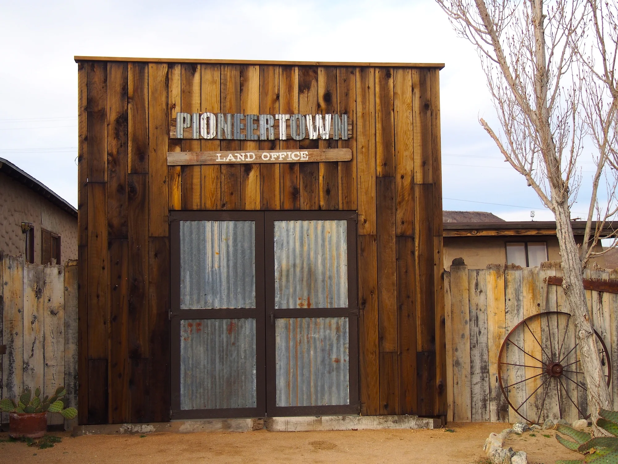 pioneertown14.jpg