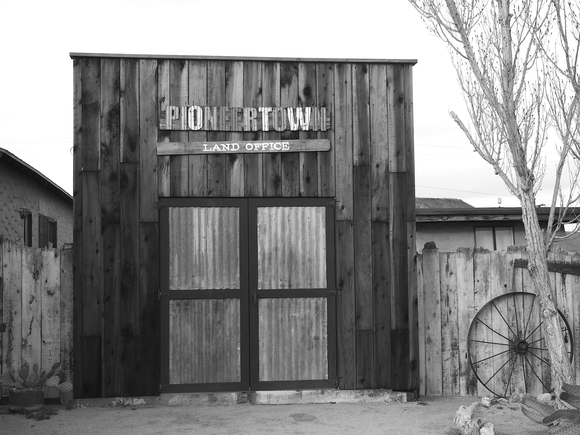 pioneertown14bw.jpg