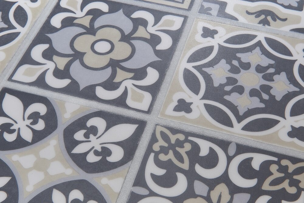 Tracery_Stained_Glass_APX081_Full_Prop_Angled.jpg