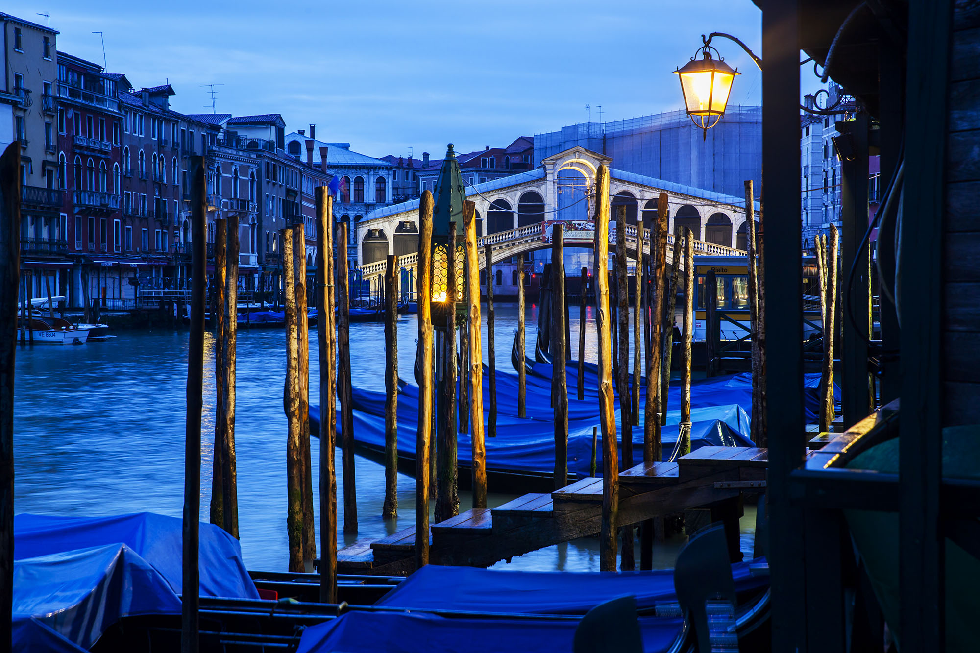 Rialto_Bridge-Venice-Veneto-Italy-Europe-20140301-0040.jpg