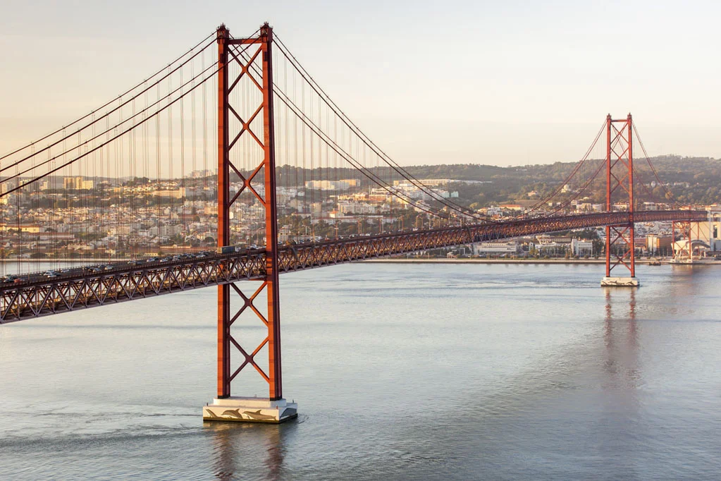 25 de Abril Bridge