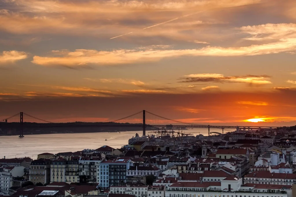 25 de Abril Bridge