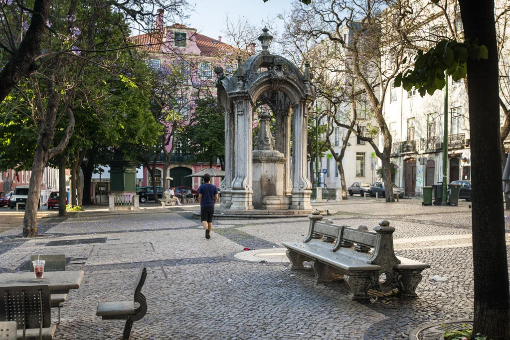 Fountain in Largo do Carmo