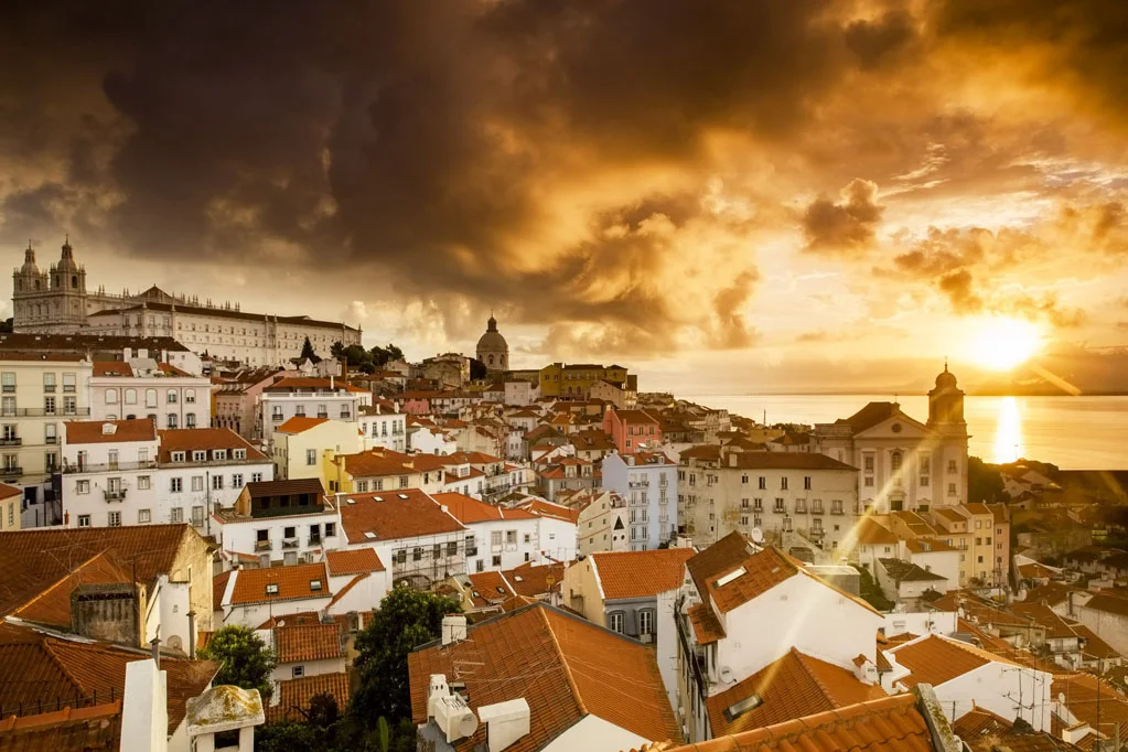 Sunrise at Portas do Sol