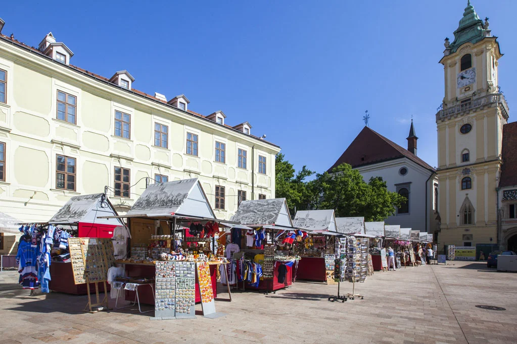 AndreVicenteGoncalves-Hlavne_Namestie-Bratislava-Slovakia-Europe-20100729-0008.jpg