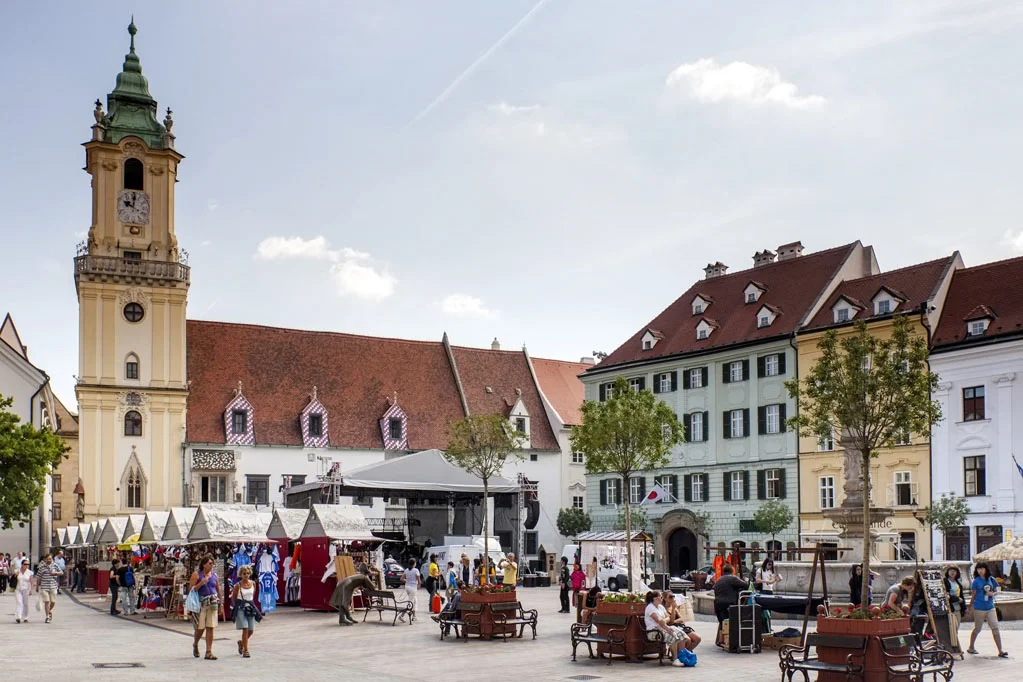 AndreVicenteGoncalves-Old_Town_Hall-Hlavne_Namestie-Bratislava-Slovakia-Europe-20100729-0016.jpg