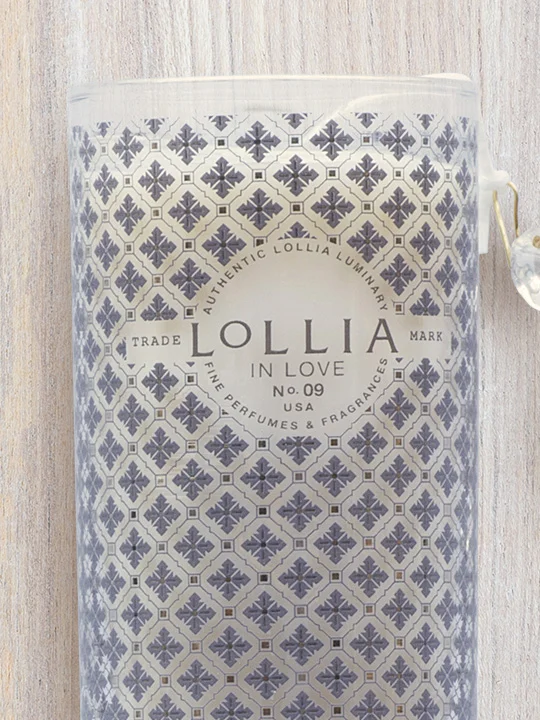 lollia-in-love-luminary-candle-zoom.jpg