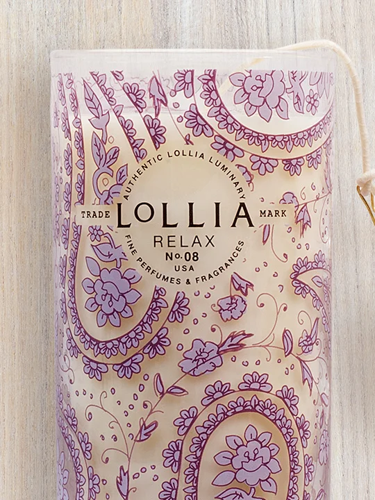 lollia-relax-luminary-candle-zoom.jpg